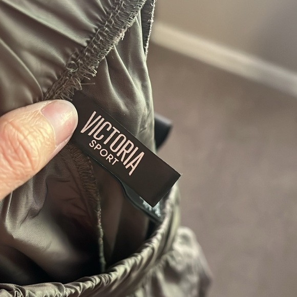 “Victoria Secret Sport: Joggers size small” - Picture 7 of 9